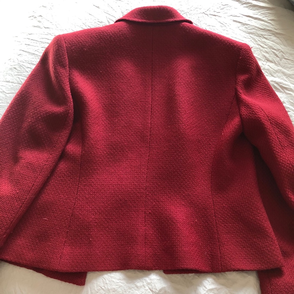Red jacket - Picture 4 of 4